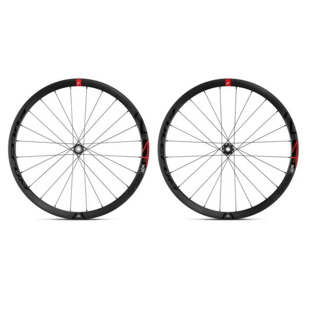 Ruote Fulcrum Racing 4 DB C17 con profilo da 35mm e freni a disco per bici da corsa.