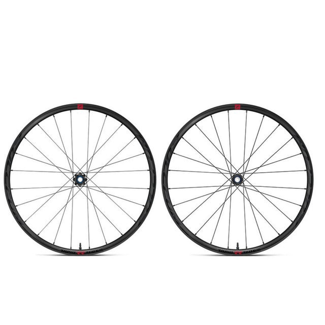 Ruote Fulcrum Rapid Red 5 DB per gravel e bikepacking con canale interno da 23mm.