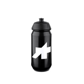 Borraccia Assos Signature 500ml in materiale flessibile nero.