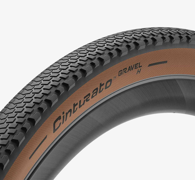 Pirelli Cinturato Gravel H - gomma specifica per utilizzo gravel su terreni compatti.