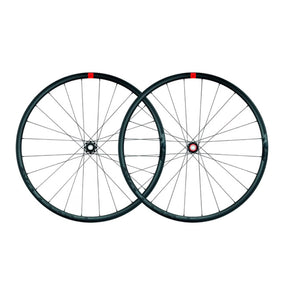 Ruote Fulcrum Racing 500 DB per freni a disco con cerchio asimmetrico in alluminio.