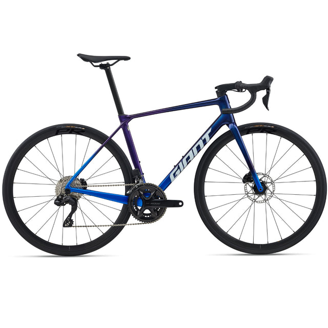Bici da corsa Giant TCR Advanced 1 KOM dettaglio cambio e telaio in carbonio.