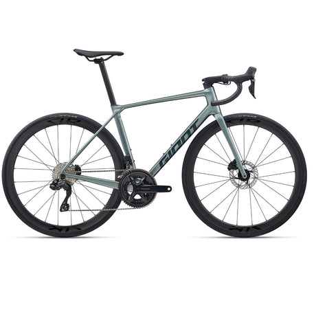 Bici da corsa Giant TCR Advanced 0 Pro Compact con sistema tubeless e telaio aero.