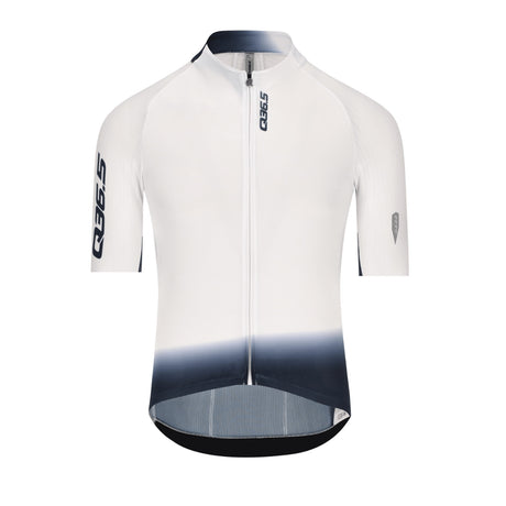 Maglia Ciclismo Q36.5 Gregarius Pro Collar Fade Bianco dettaglio maniche aerodinamiche a coste.