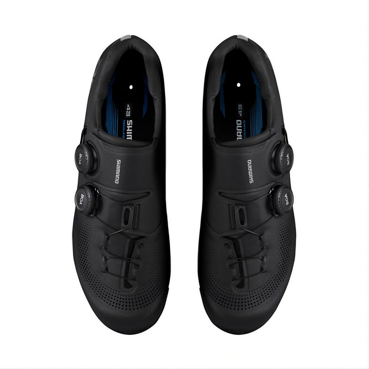 Scarpe Shimano RC703 dettaglio chiusura BOA e suola carbonio pianta larga