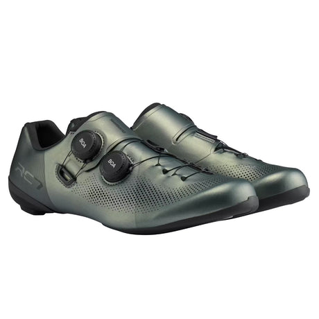 Scarpe Shimano RC703 dettaglio chiusura BOA e suola carbonio